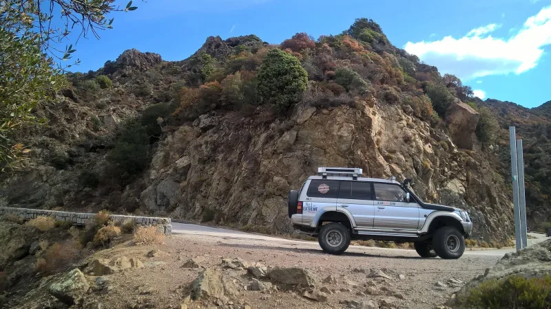 Wyprawa 4x4 w nieznane: jak wybrać organizatora, któremu naprawdę warto zaufać?
